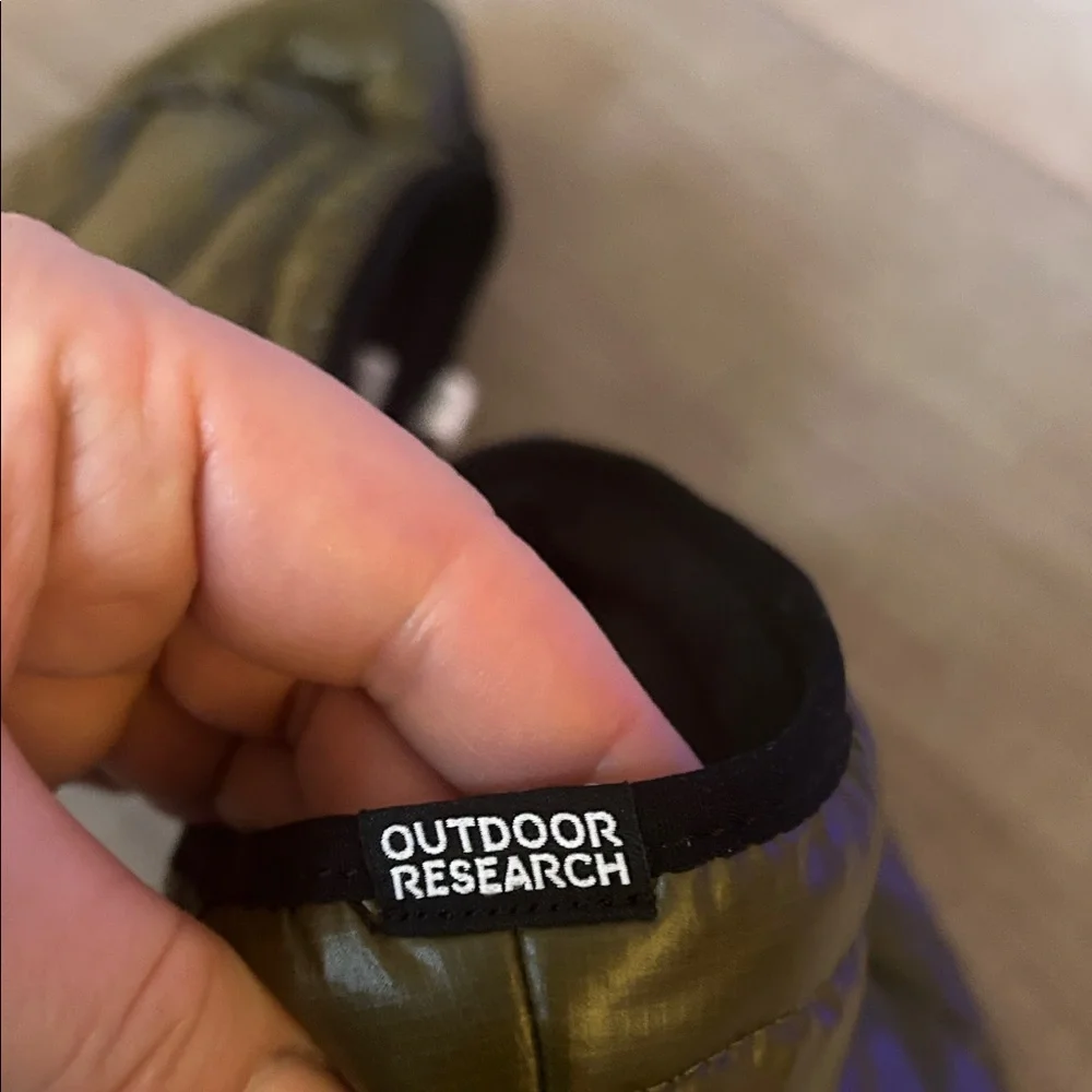 Outdoor Research Tundra Trax Booties in forest green. Size M. - Picture 5 of 8